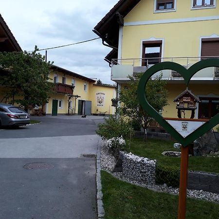 Obsthof Glueck Bed and Breakfast Gamlitz Exteriör bild