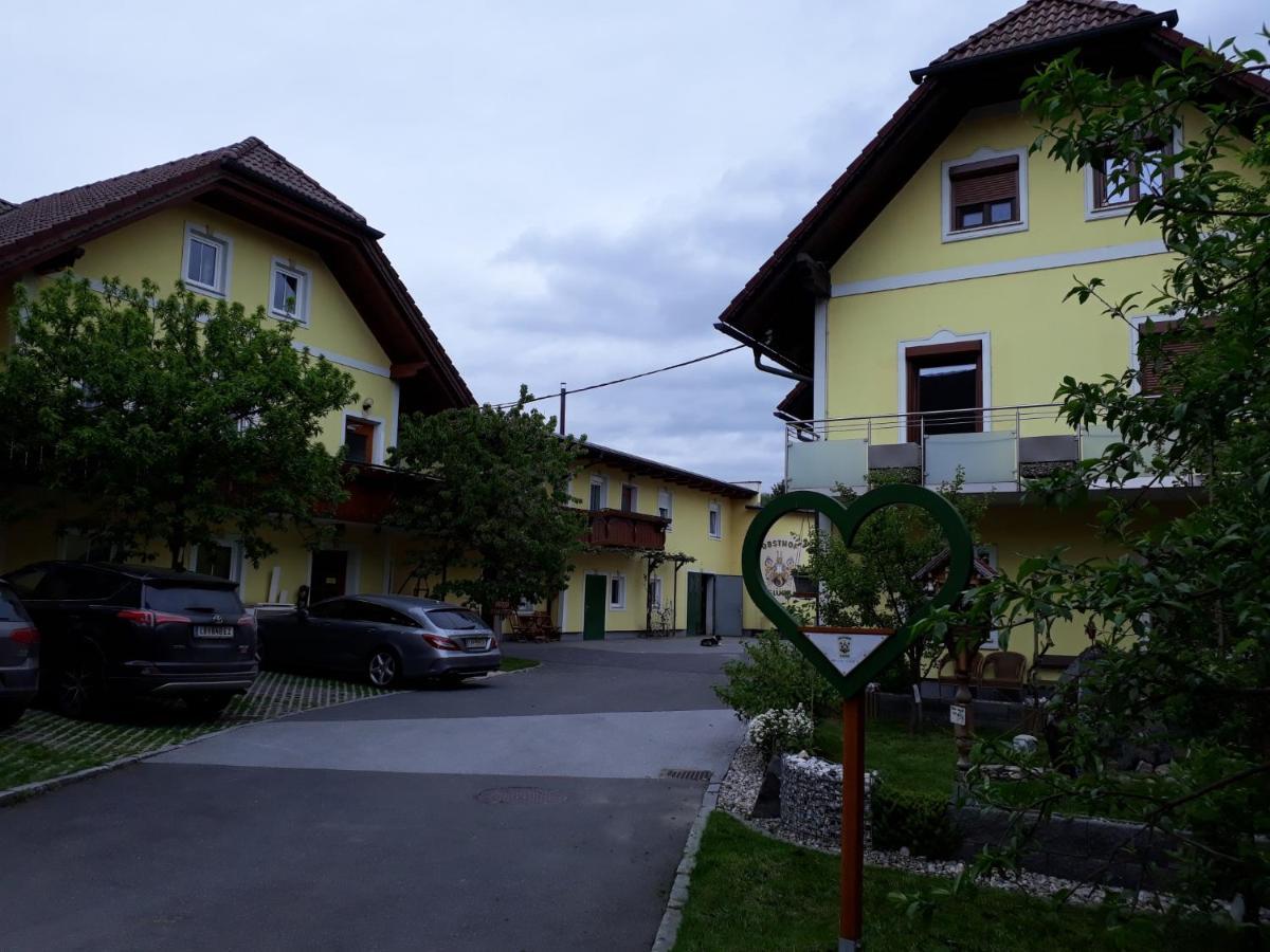 Obsthof Glueck Bed and Breakfast Gamlitz Exteriör bild